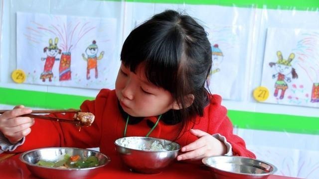 睁眼|3岁男孩午休后再没睁眼,医生的解释让奶奶心碎,很多父母都犯过