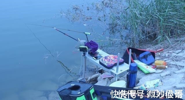 钓位|不怕小鱼的蚯蚓挂法,无倒刺鱼钩适用,秋冬野钓上鱼更多!