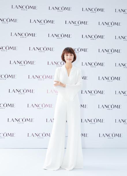 搭配|今秋流行的这“4款”裤子也太时髦了, 显高显瘦, 难怪明星也在穿