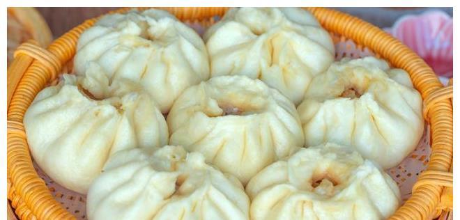 猪肉大葱包|猪肉大葱包好吃有秘诀，教你调馅小技巧，馅香汁浓，吃5个不解馋