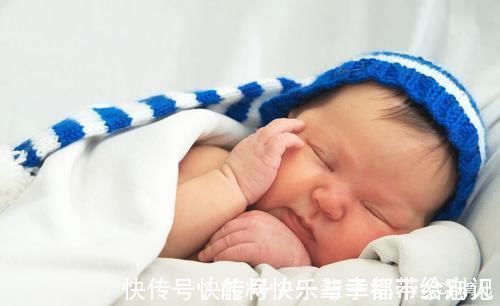 母乳喂养|新生儿除了吃就是睡?还有一件事不容忽视,新手爸妈一定要会观察