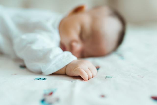 满月照|史上“最坑爹”的照片,“便便”拉到身上了还在笑,网友:真敬业