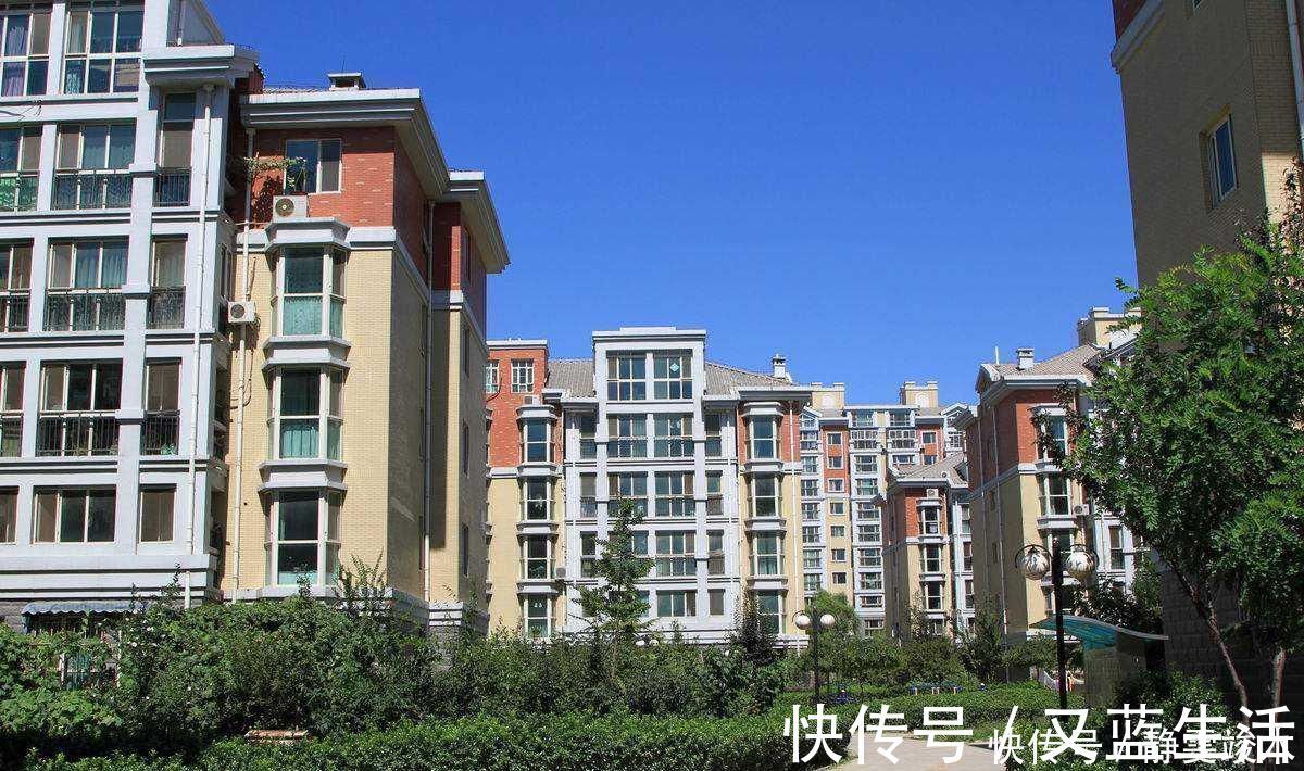 售楼人员|为什么有钱人都爱买一楼房子？一听售楼人员的话，才知我家错过了