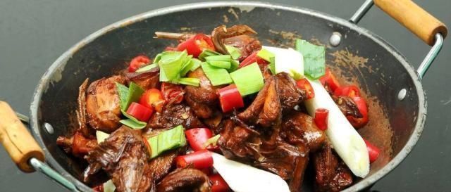 鲜香|在家制作干锅鸡,麻辣鲜香,外焦里嫩,香辣入味,开胃又下饭