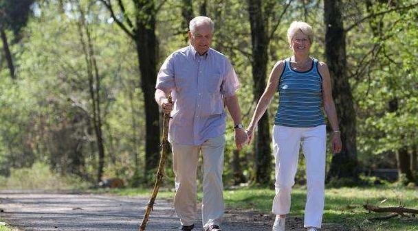 健康|人过六十,守住“3件事”,不做“2件事”,身体健康易长寿