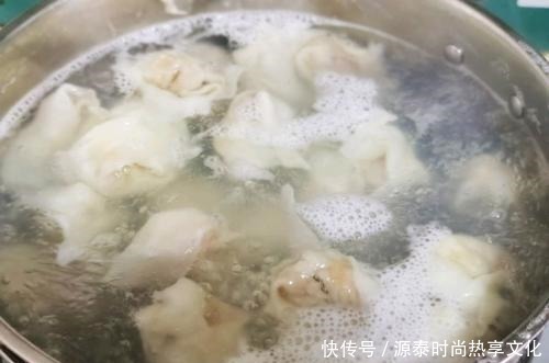 馄饨汤汁不难调,只需加这几种调料,开水一冲,比骨头汤还鲜!