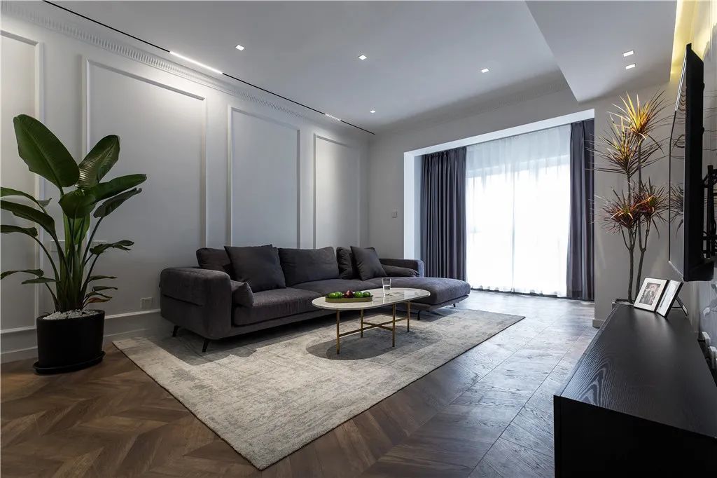 空间|130㎡现代简雅,极简无主灯的空间,简欧线条装饰,独特高级