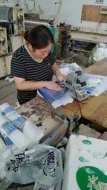 |搞笑GIF:有个这样的女友 肯定连五十都活不到