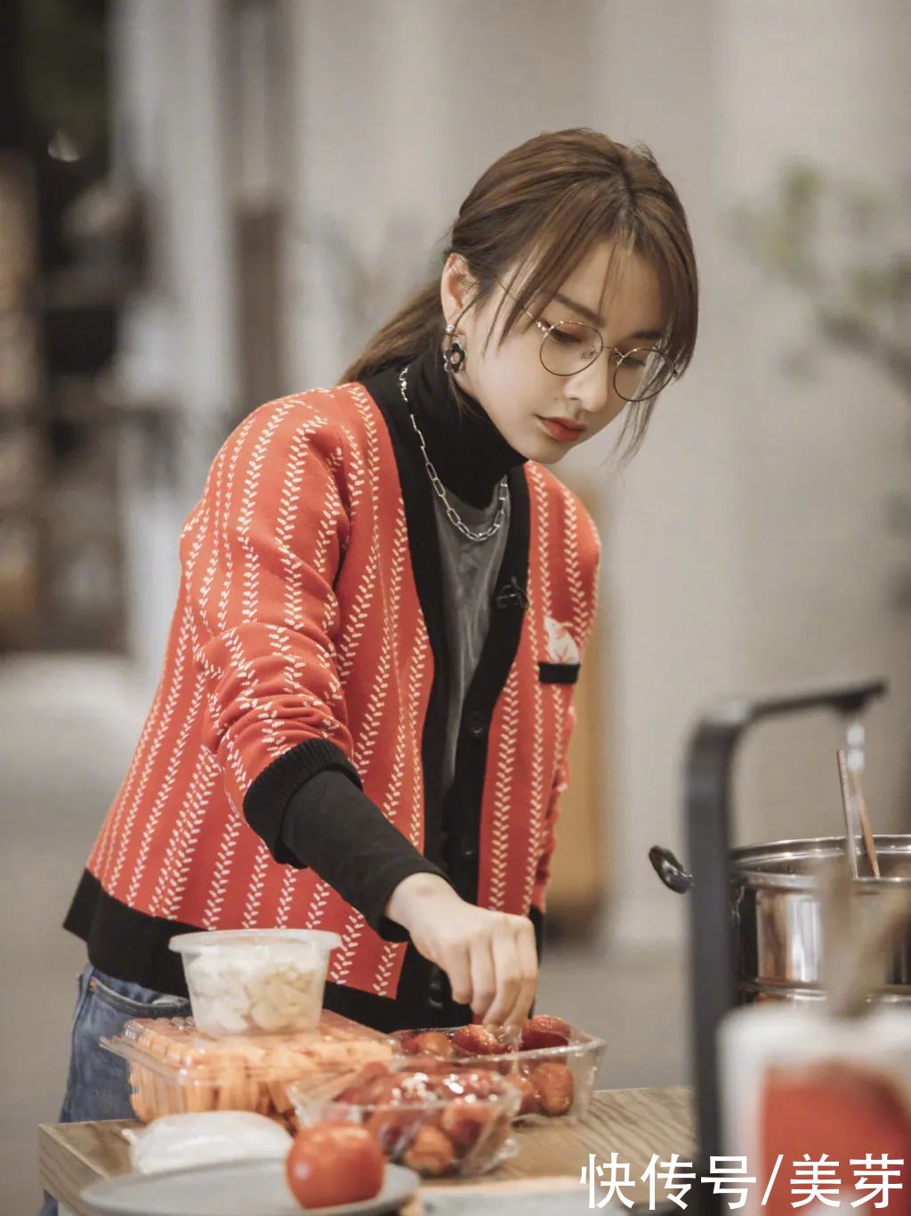 大衣里面穿什么？这4款绝美内搭，让你时髦一整个冬天