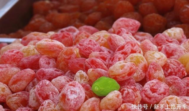 陆良年货街的美食 凭“颜值”就能征服你!