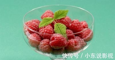 高血压患者|医生提醒这4种食物，会让血压失控，吃再多降压药都帮不了你！