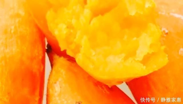 把红薯直接放进电饭锅,不用烤箱,不加一滴水,流着汤汁太好吃了