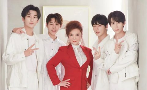 劉雨昕|央視七夕晚會：鳳凰傳奇舞臺驚艷，周深唱腔絕了，王冰冰展現出成熟美