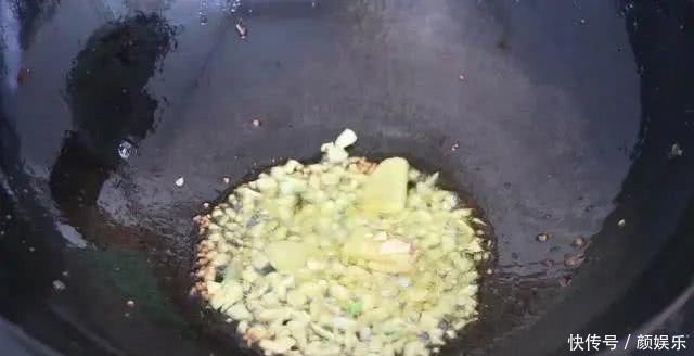 教你做素菜地三鲜,茄子土豆青椒,炒在一起原来那么好吃