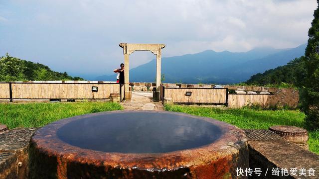 安徽大别山中的避暑胜地，夏天只有22度，没有空调睡觉要盖被子