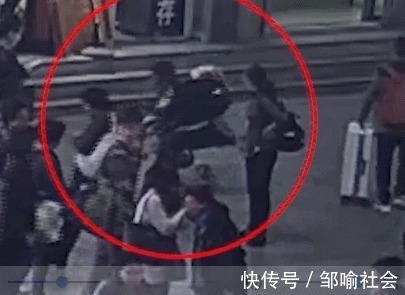 孩子|人贩子又出“新套路”,父母带娃遇见这3类人,能避开就避开