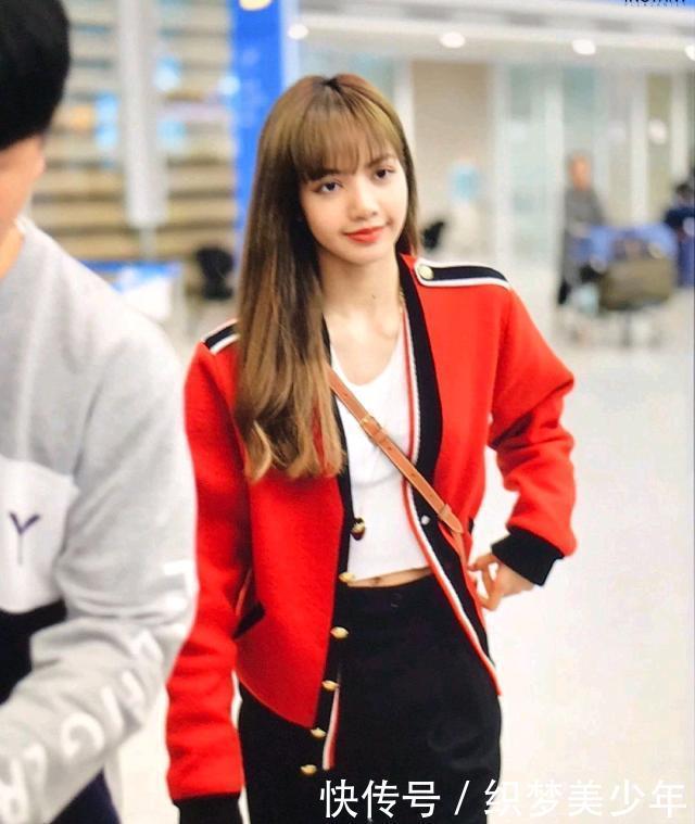 裤子|Lisa穿露脐装高调炫腹,穿错裤子大腿粗一圈,这下翻车了