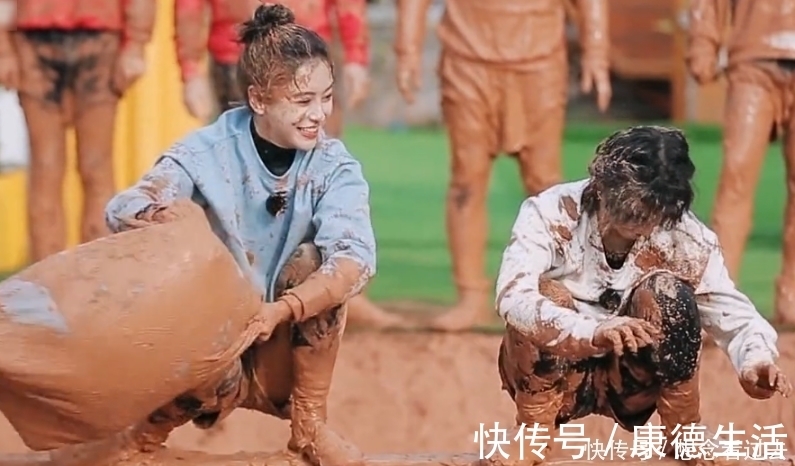 真實(shí)關(guān)系|都說(shuō)“跑男”兩位女MC鬧掰,baby被灑水,宋雨琦下意識(shí)反應(yīng)暴露了