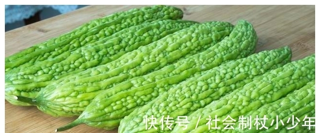 胡椒|苦瓜别再炒鸡蛋了,教你秘制新做法,一次做5斤,放一年都不会坏
