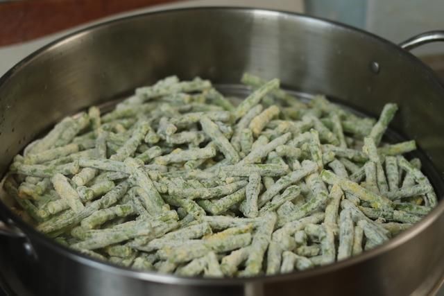 豆角|入伏后就馋这菜，简单一蒸，营养解馋又消暑，一周5次吃不够