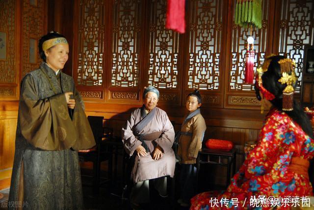 王熙凤#红楼梦:王熙凤为何会得血山崩?你看看她晚上都干了啥?