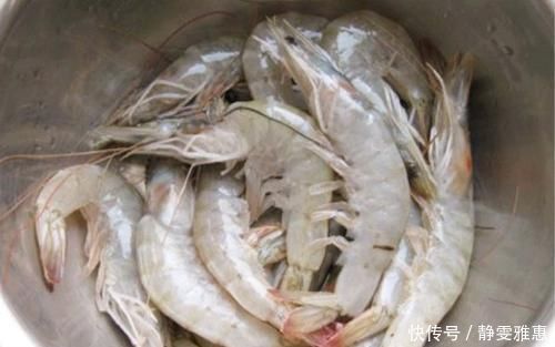 白水煮虾时,先放盐还是后放盐这一步做错了,难怪虾又老又腥