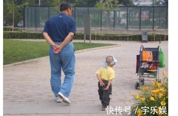 走路|上了年纪的人走路,总喜欢背着手对身体是好是坏今天总算明白