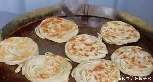烙饼时加上它,惊喜看得见,烧饼变千层饼,老公一口气吃三个!