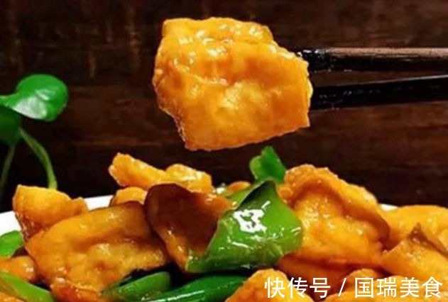 翻炒均匀|美食推荐鱼香肉丝、辣子鸡、青椒油豆腐、香辣鸡爪鹌鹑蛋的做法