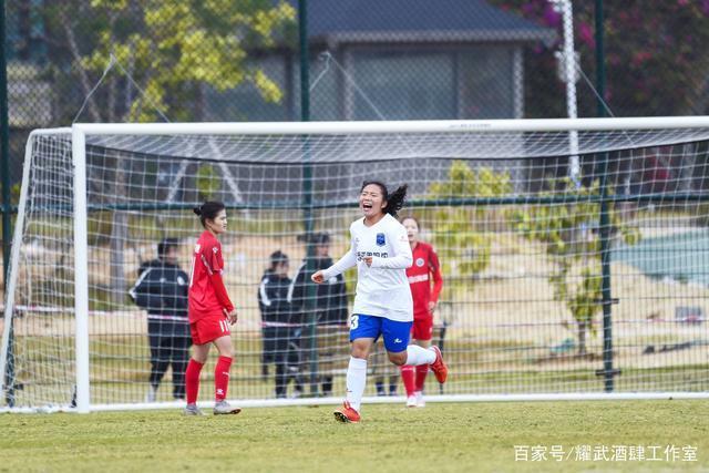 武汉体院|女乙终章广西平果呗侬半主力出阵2-1绝杀琼中女足夺冠创造历史