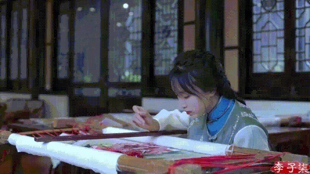衣服|如果说李子柒的生活对我们不切实际,那她穿的衣服我们倒能学学