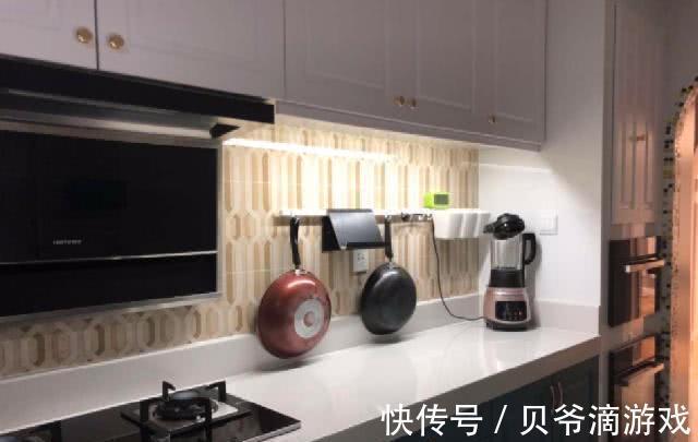 嵌入式|现在还有人砖砌橱柜?老土公婆非要弄,没想到装修完效果还不错