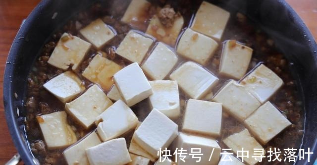 一款让你百吃不腻的菜品,口感一流,汤汁更下饭,让你越吃越馋!