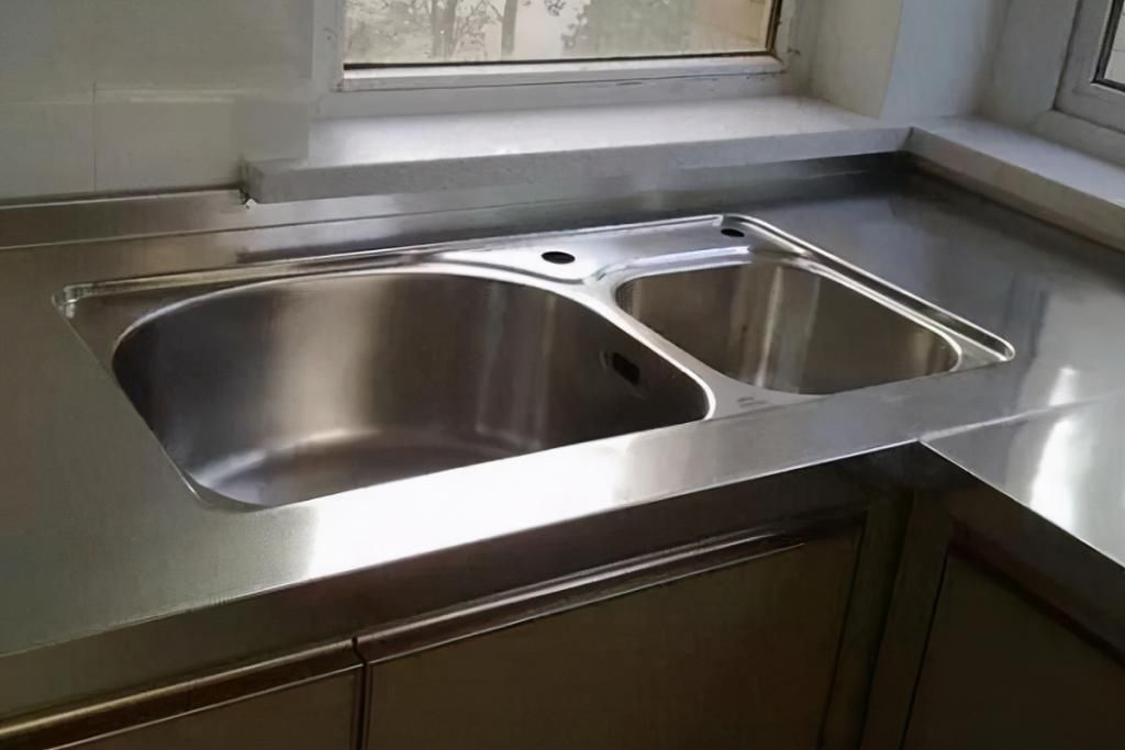 清洁卫生|越来越多人厨房台面不用大理石了，现在流行用这种材质太实用了