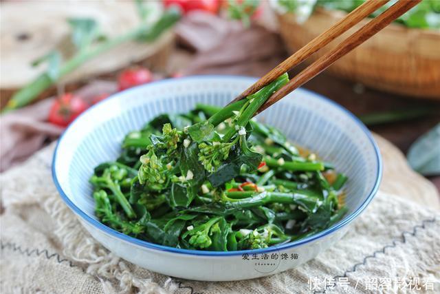 常熬夜就吃这菜,清心下火,通肠道,3元一大捆,难怪大婶抢着买