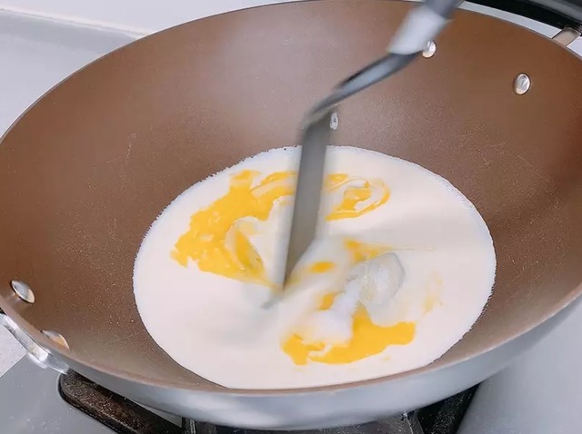 芋头控的最爱！大叔教你改良版芋泥蛋糕，香甜松软，比奶油热量低