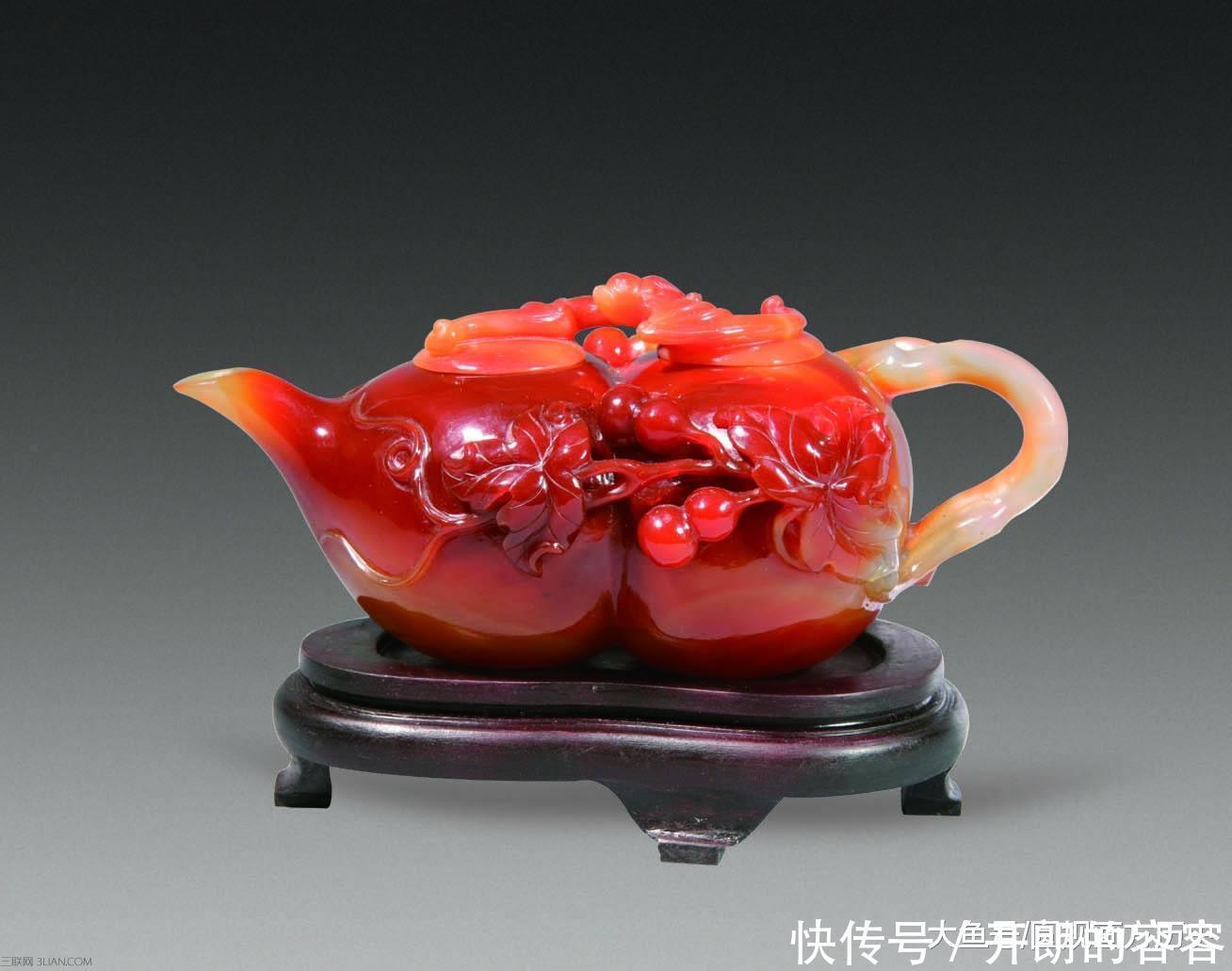 这个地方玛瑙已经泛滥,家家户户都用玛瑙砌墙!