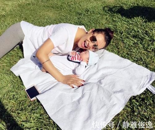 草坪|揪心!出生40天的女婴在草坪晒太阳,被一旁玩耍的小孩踩伤头部