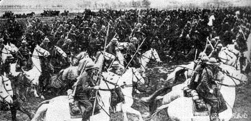 拿着长矛|二战波兰骑兵,使用长矛向德军坦克冲锋,事实真的如此吗!