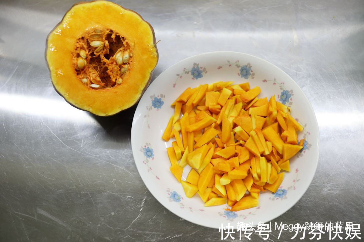 面团|用南瓜糯米做的3款小吃，还没出锅就流口水了，连老妈都没忍住