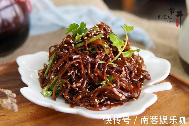 芥菜丝|冬天做咸菜,不用腌不用晒,一炒一蒸能“速成”,咸香嘎嘣脆