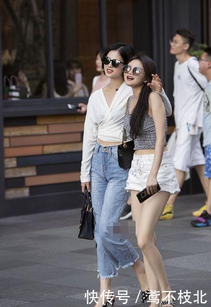 十足|街拍紧身裤修饰美女身材,完美腿部线条,真是美感十足
