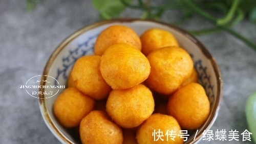 用红薯做可口小零食，香甜软糯，孩子一口一个，眨眼就光盘