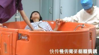 脐带|为何越来越多产妇选择水中分娩?90后孕妇了解全程后:我也选