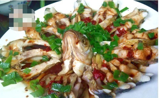 家人聚餐,这道家常蒸菜,蒸一蒸,8分钟上桌,鲜美到流口水