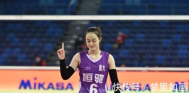 主教练|3-0!江苏横扫广东,教练场下斗法,广东女排欠缺一特质