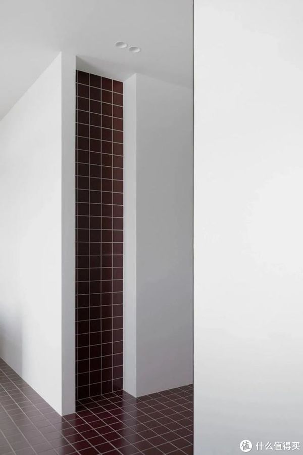 杭州|杭州95后女孩花光积蓄，买下55㎡公寓，全屋极简风，这才叫独立女士！