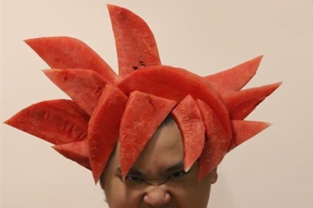 人造人|小哥低成本COS龙珠角色,超红悟空表情到位,沙鲁的造型引人注目