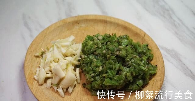 风味|独特风味烧椒鳝鱼，口感脆嫩，咸香下饭，2碗米饭不够吃！