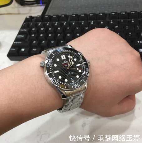 高性价比的潜水表都有哪些,它们可以陪你夏季玩水或下水吗